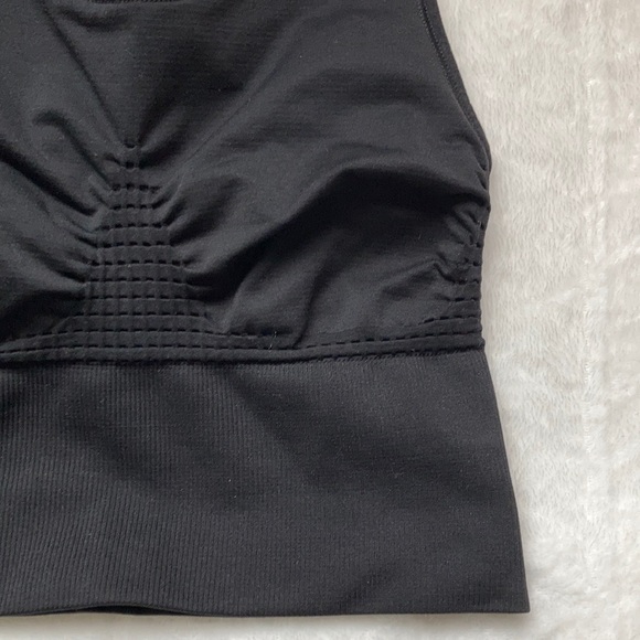 Sweaty Betty Stamina Sports Bra. - Picture 10 of 15